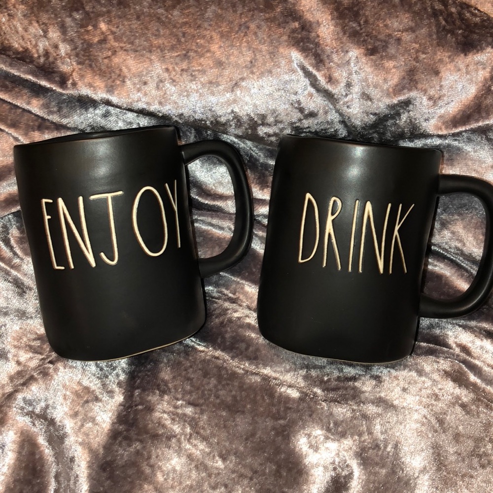 SET OF 2 RAE DUNN MUGS